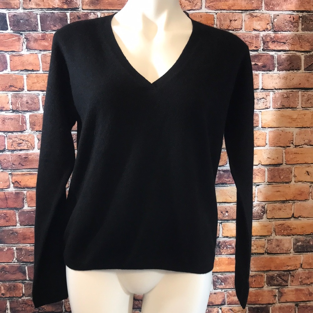🍄 FILORO Black Cashmere Sweater